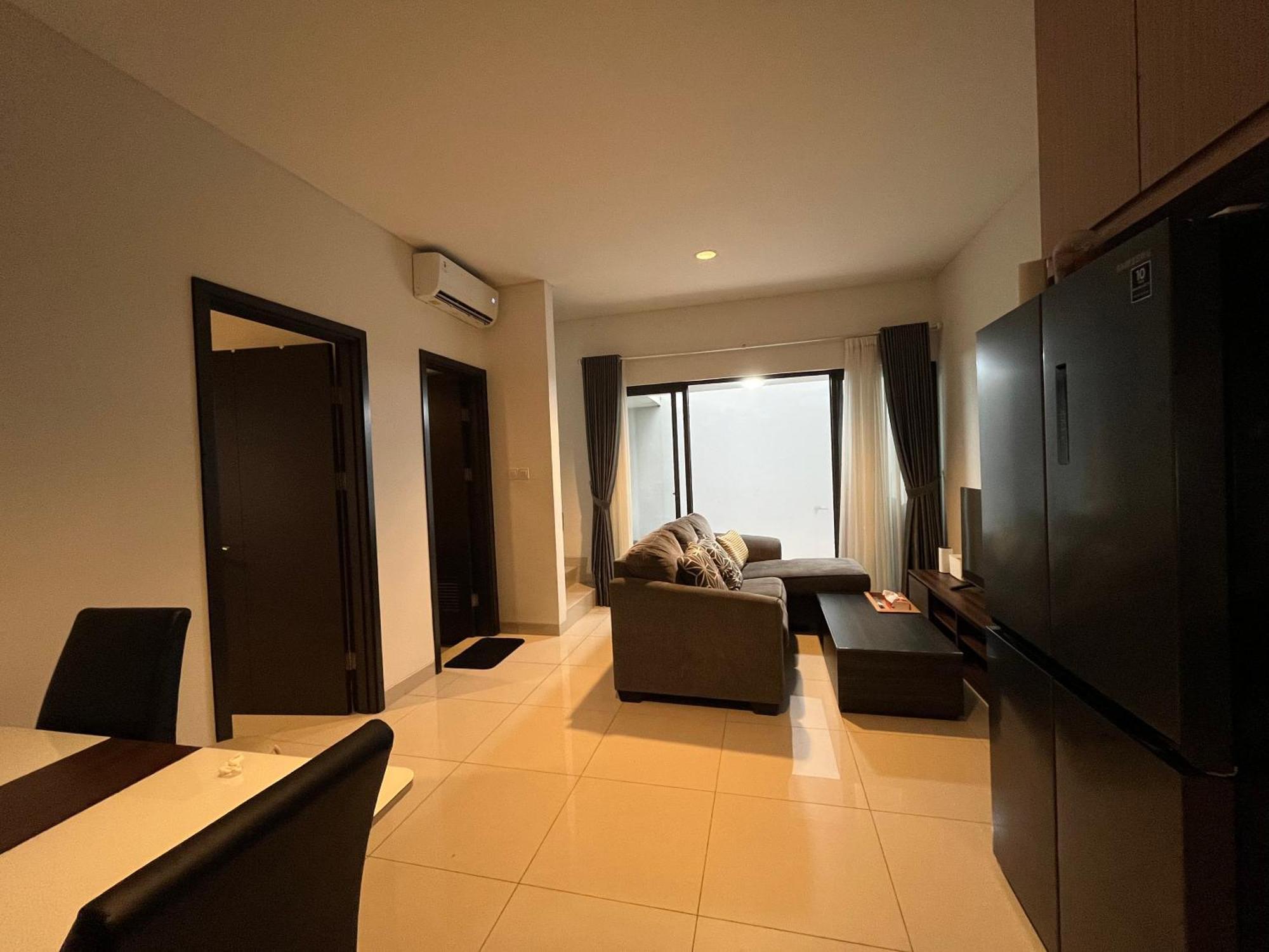 2 Floor Cozy House In Wisteria Jakarta Garden City Extérieur photo