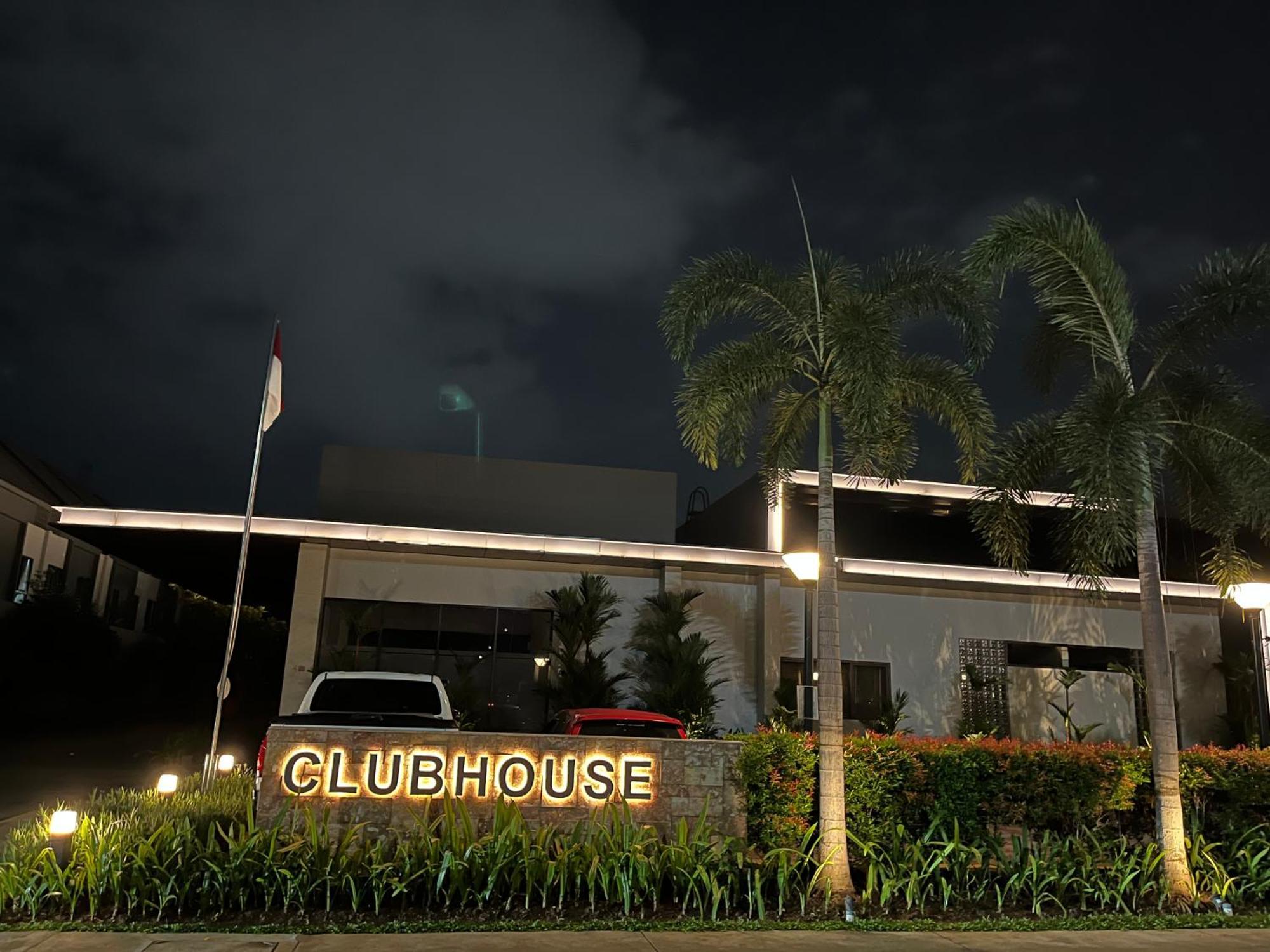 2 Floor Cozy House In Wisteria Jakarta Garden City Extérieur photo