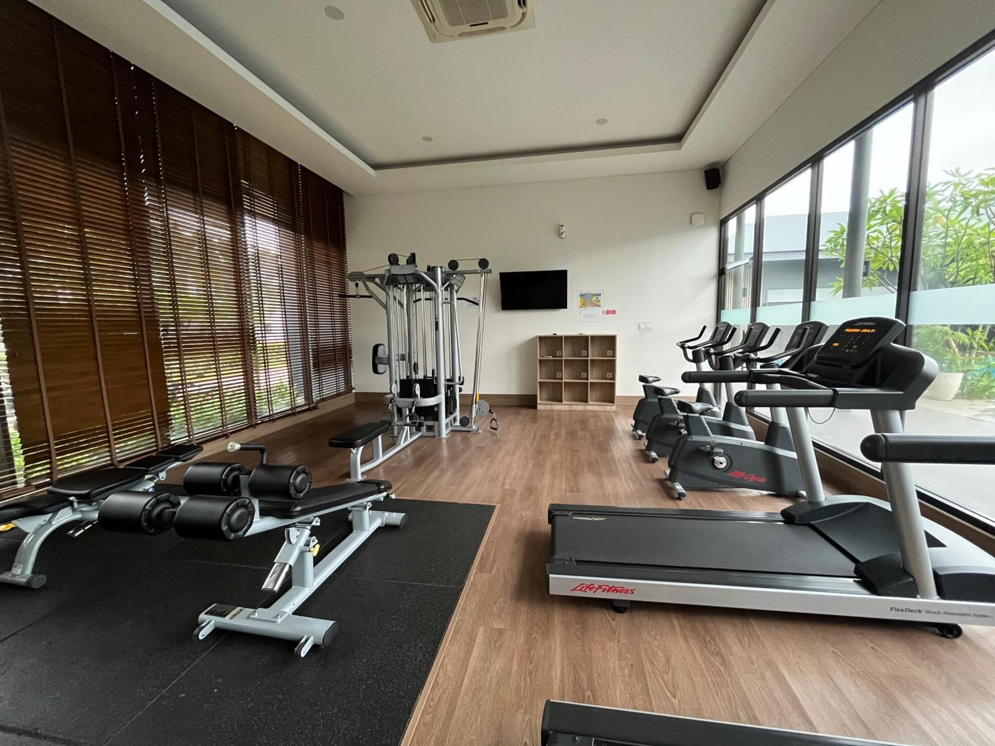 2 Floor Cozy House In Wisteria Jakarta Garden City Extérieur photo